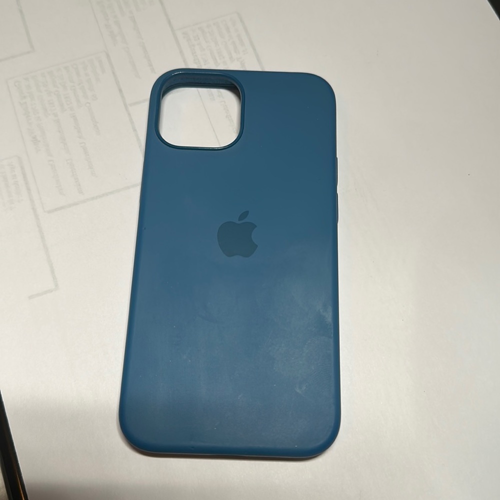 Apple iPhone 13 mini silicone blue case